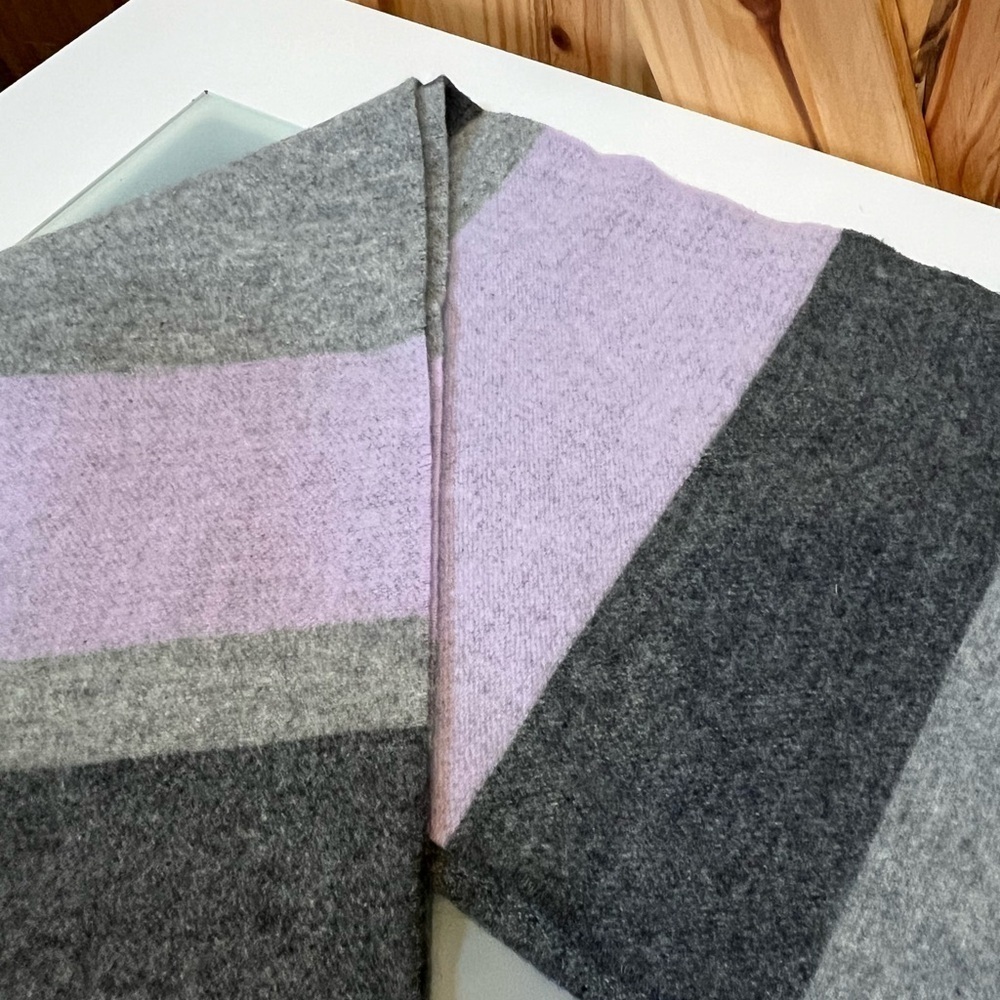 Burberry London Scarf | Gray & Purple | Fringed ends - Picture 6 of 8